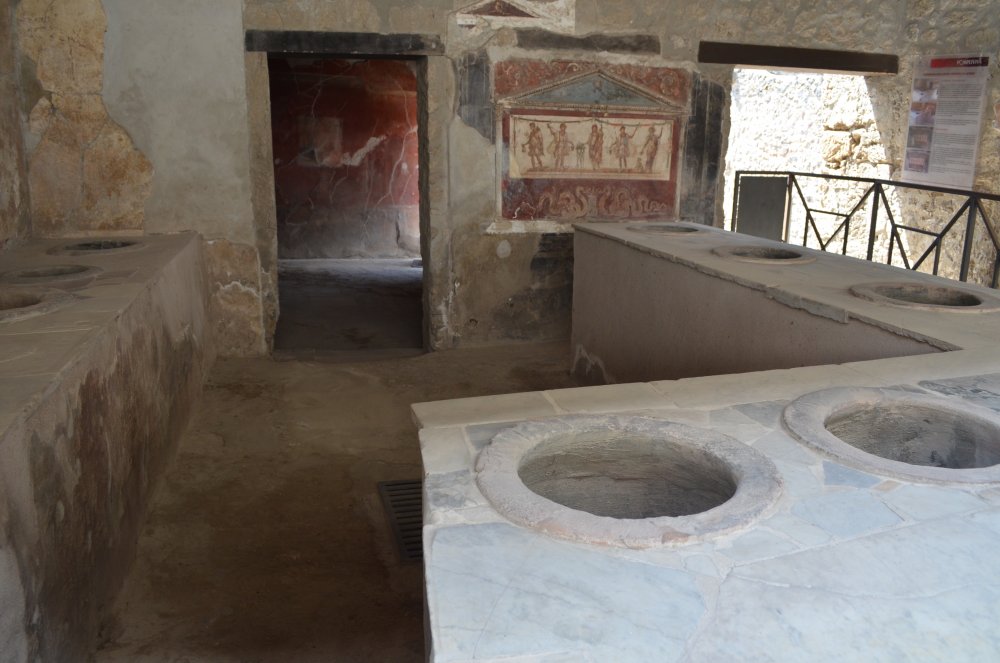 Baie / WC - Pompei sec I dupa Ch