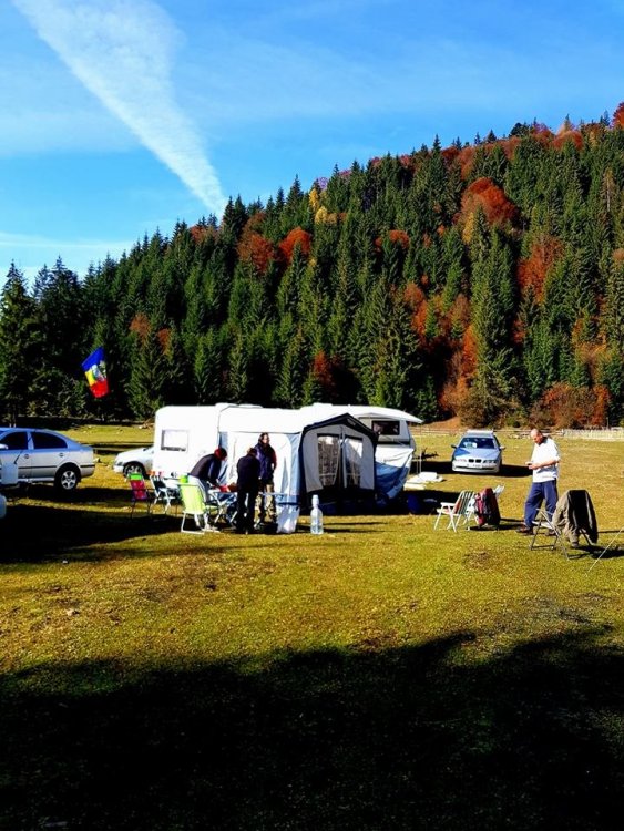 22552668_880253428808451_1508407950861308974_n (1).jpg