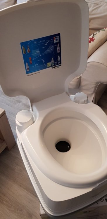 Thetford Toaleta portabila Porta Potti Qube 365 (3).jpg
