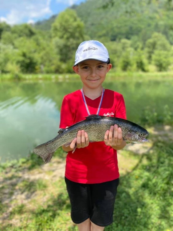 pastrav mare copil.jpg