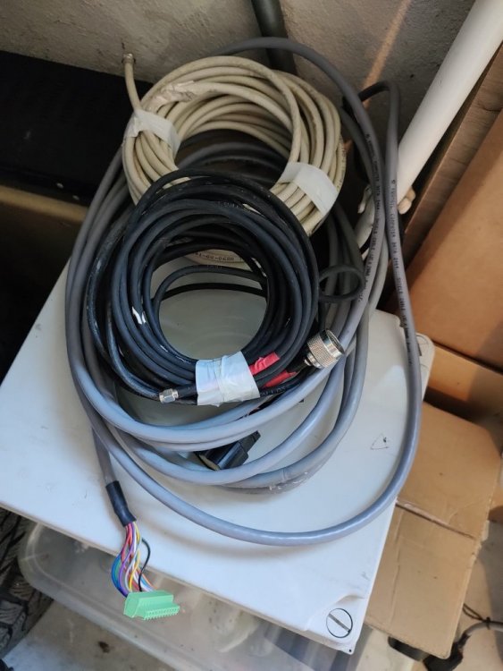 Cabluri.jpg